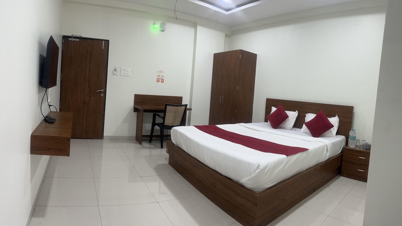 Photo of Bedroom in Maliwada
