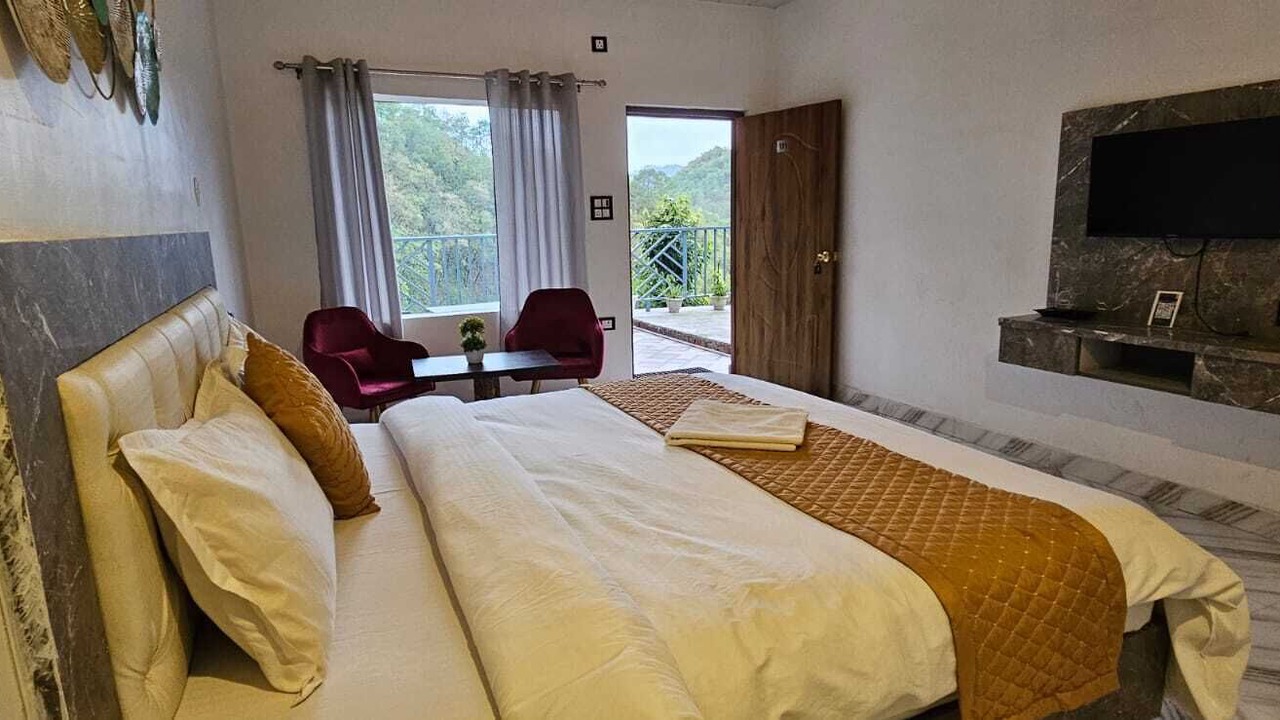 Photo of Bedroom in Lansdowne