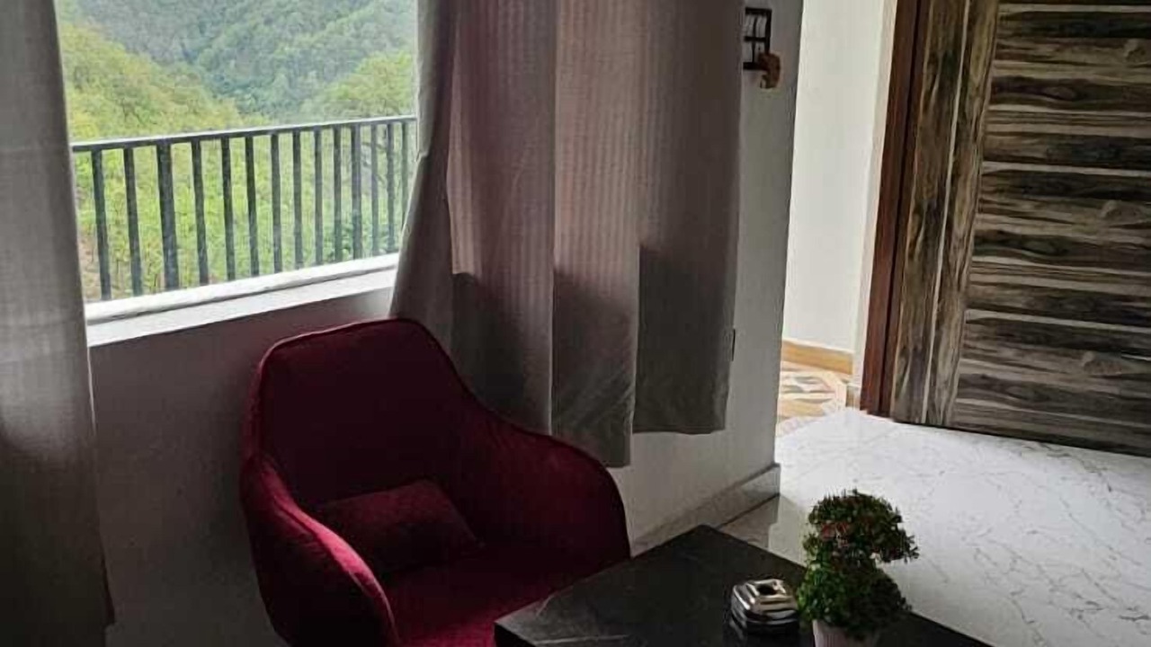 Photo of Bedroom in Lansdowne