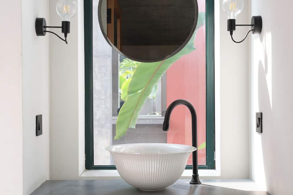 Photo of Bathroom in Dumas