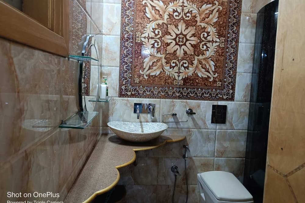 Photo of Bathroom in Pashim Vihar