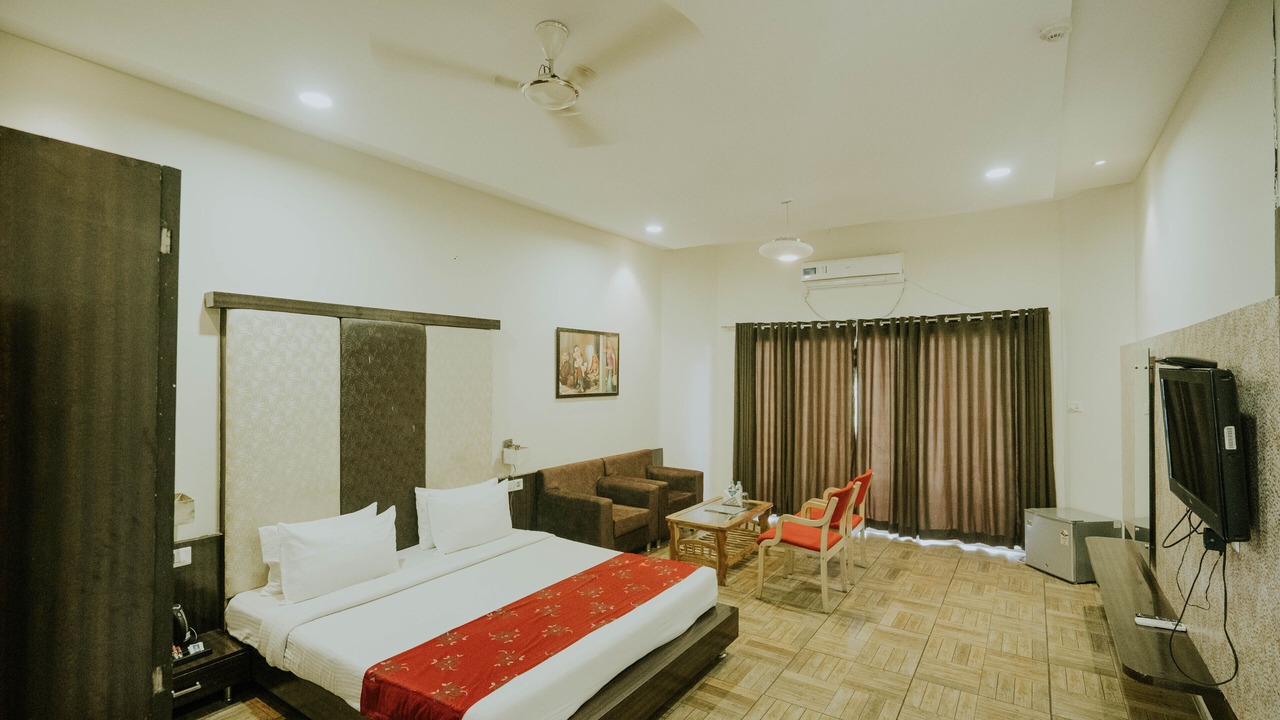 Photo of Bedroom in Mandav