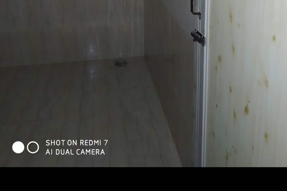 Photo of Bathroom in Arossim