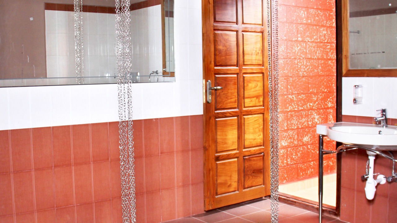 Photo of Bathroom in Elanthoor