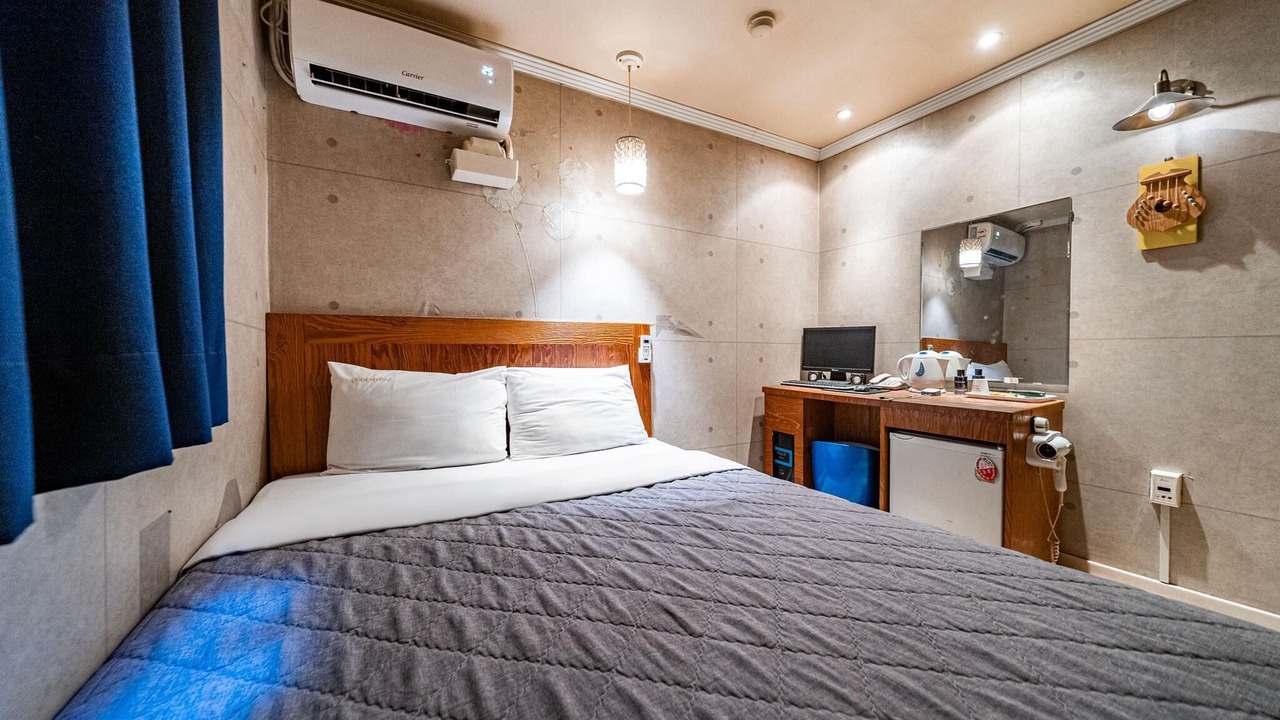 Photo of Bedroom in Cheonho-dong