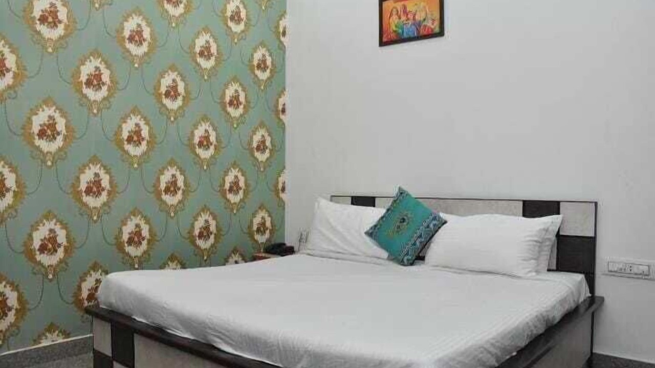 Photo of Bedroom in Tonk Road