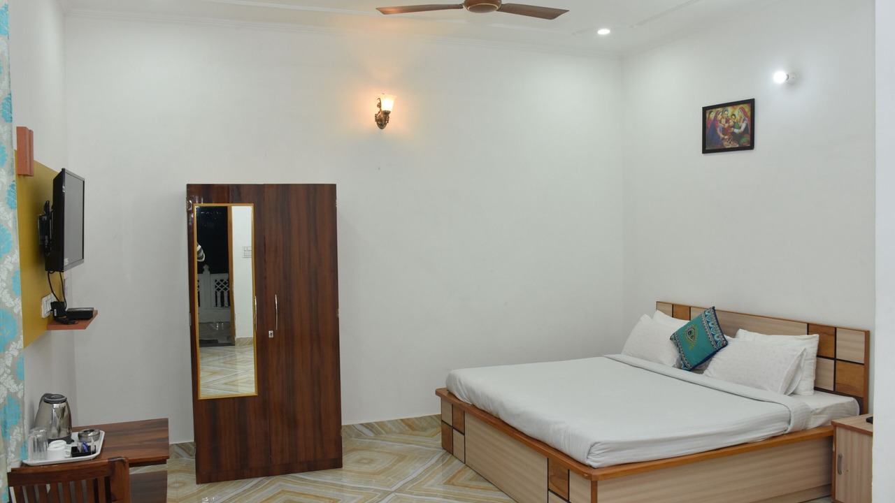 Photo of Bedroom in Tonk Road