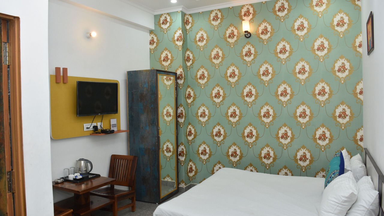 Photo of Bedroom in Tonk Road