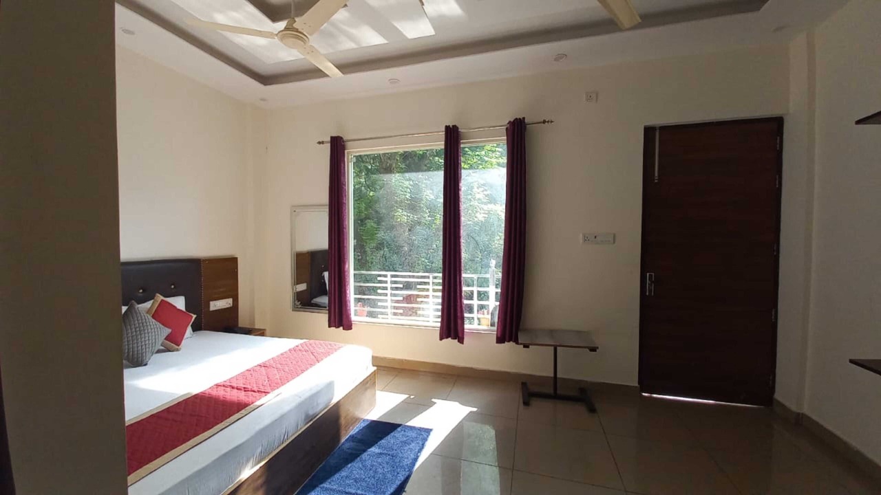 Photo of Bedroom in Lansdowne