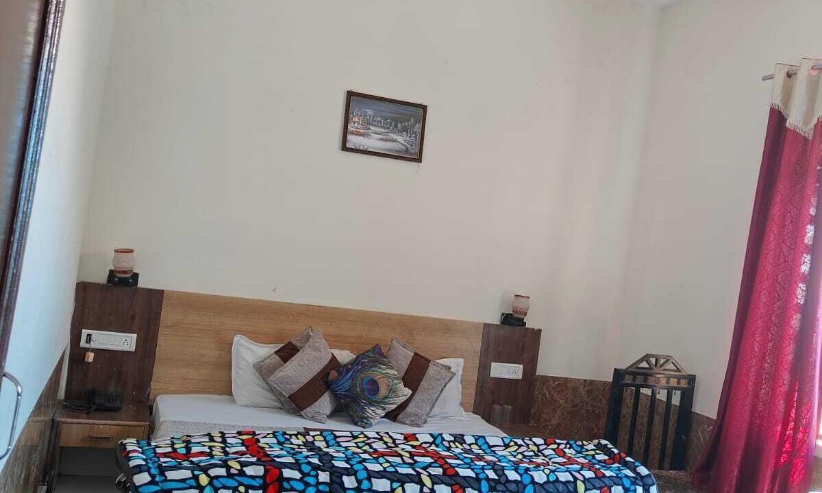 Photo of Bedroom in Lansdowne