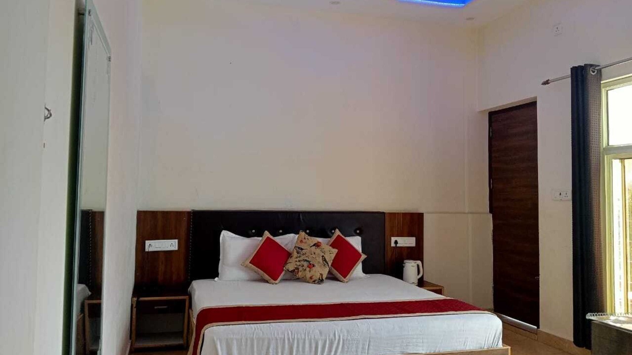 Photo of Bedroom in Lansdowne