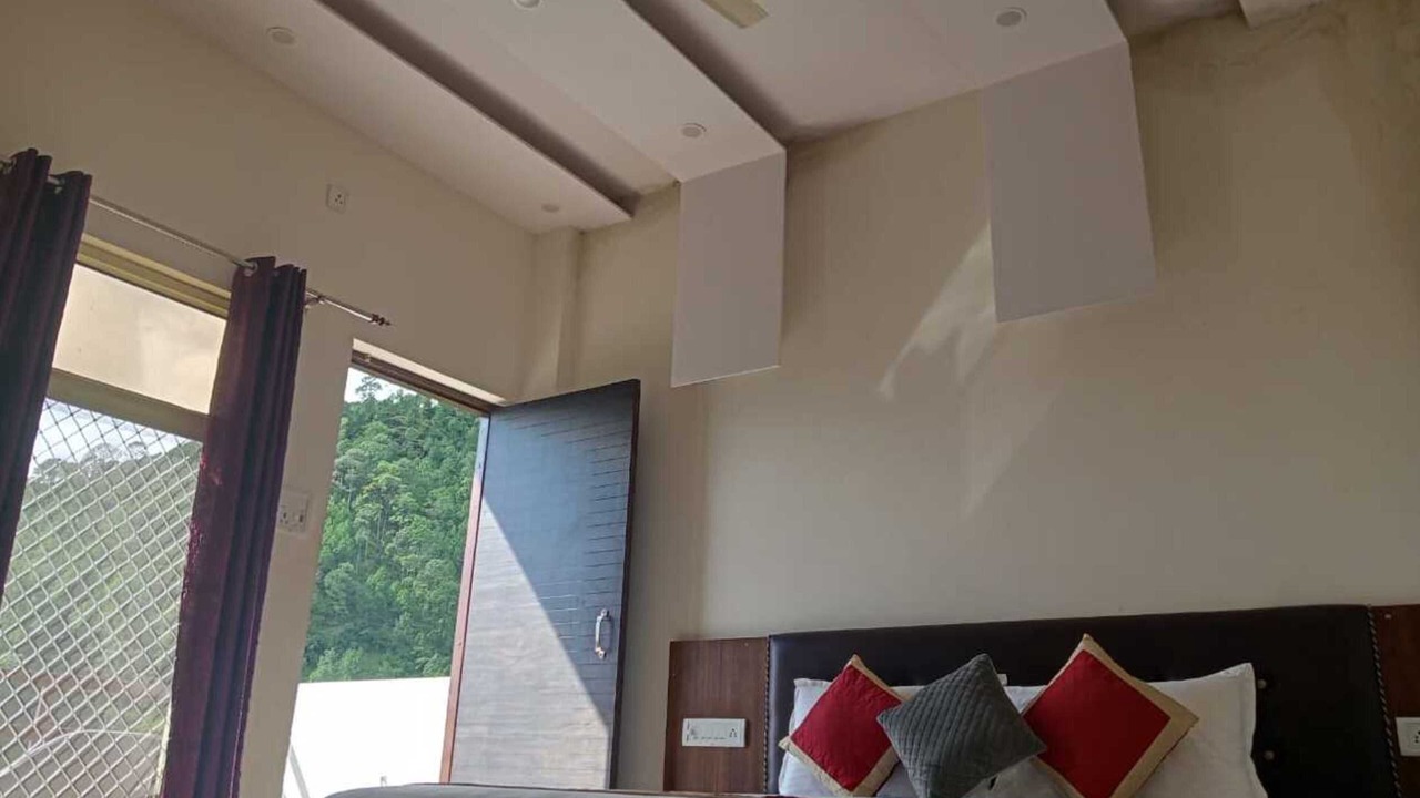 Photo of Bedroom in Lansdowne