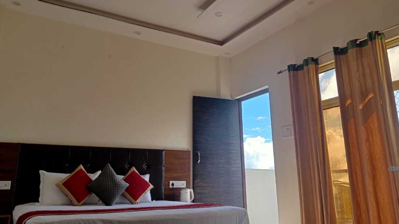 Photo of Bedroom in Lansdowne