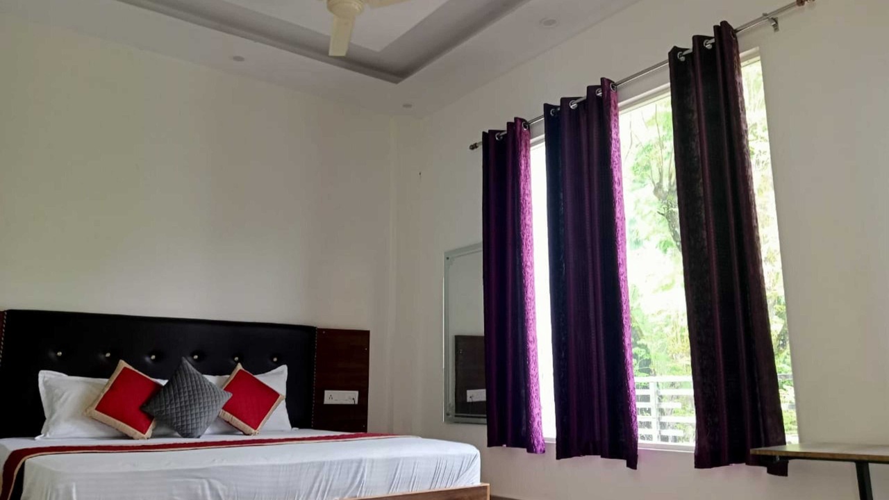 Photo of Bedroom in Lansdowne