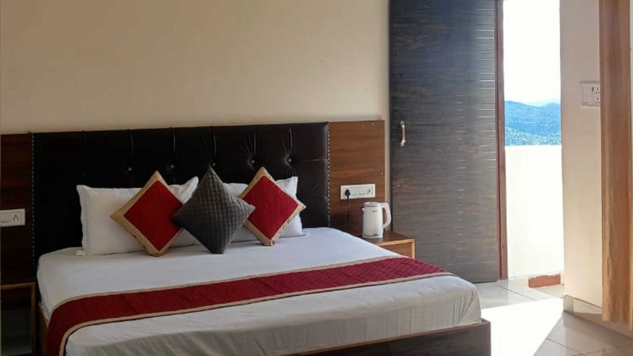 Photo of Bedroom in Lansdowne