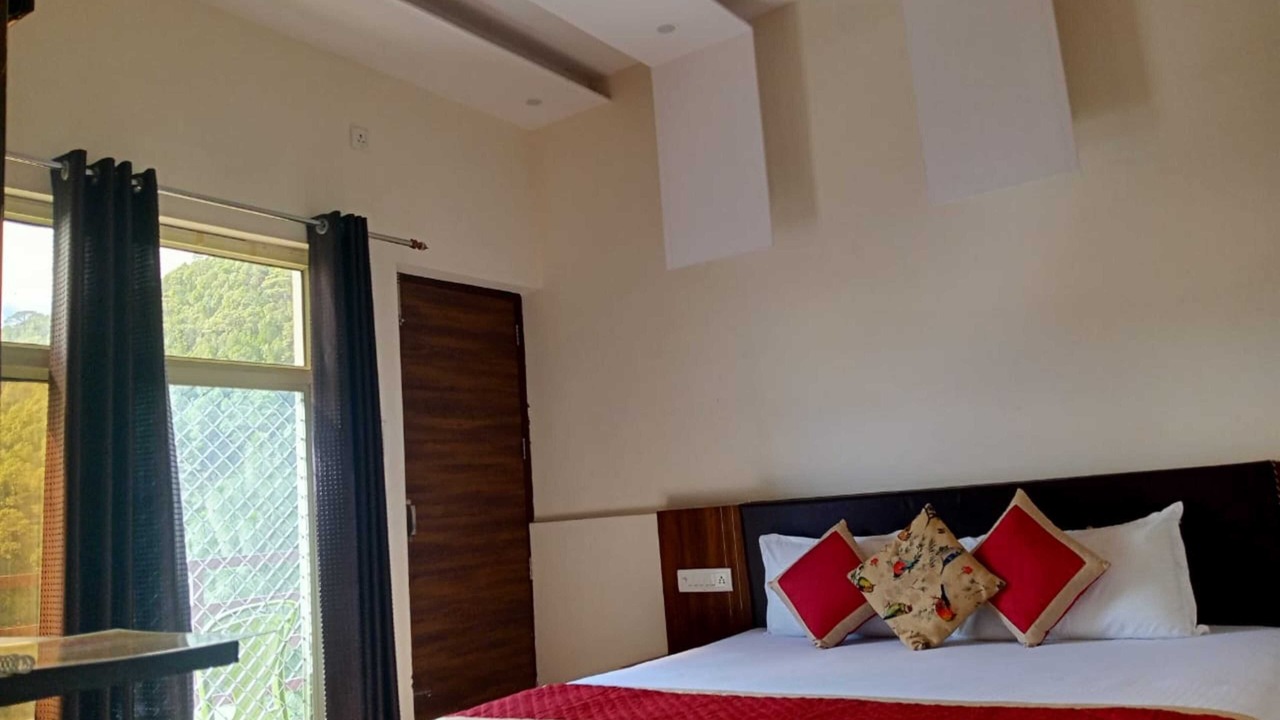 Photo of Bedroom in Lansdowne