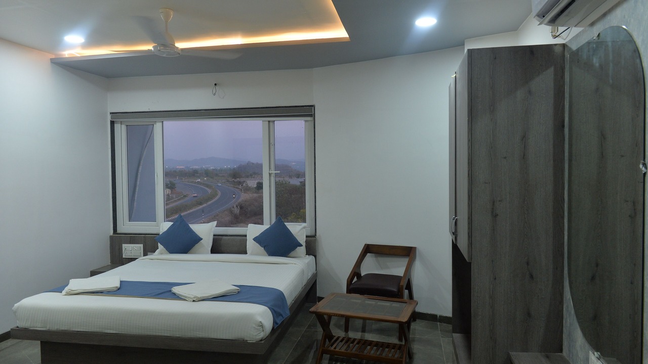 Photo of Bedroom in Rajpipla