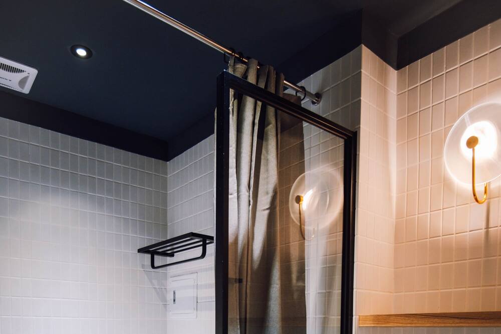 Photo of Bathroom in Ren'ai District