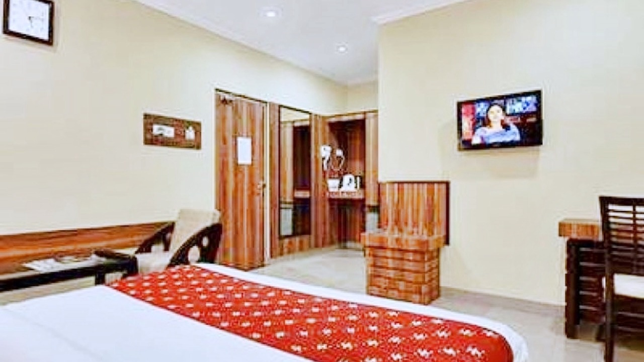 Photo of Bedroom in Alambagh
