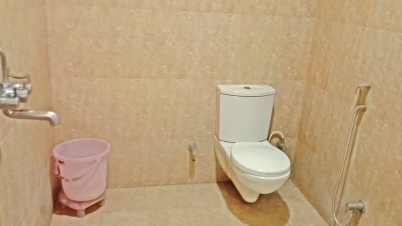 Photo of Bathroom in Alambagh