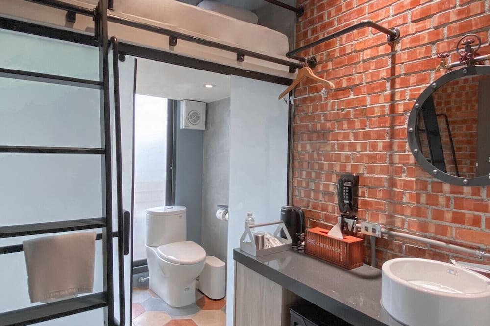 Photo of Bedroom in East District