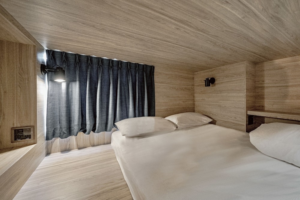 Photo of Bedroom in East District