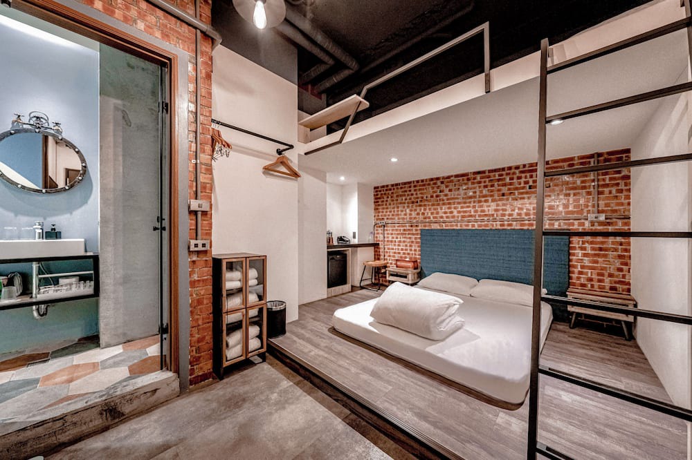 Photo of Bedroom in East District