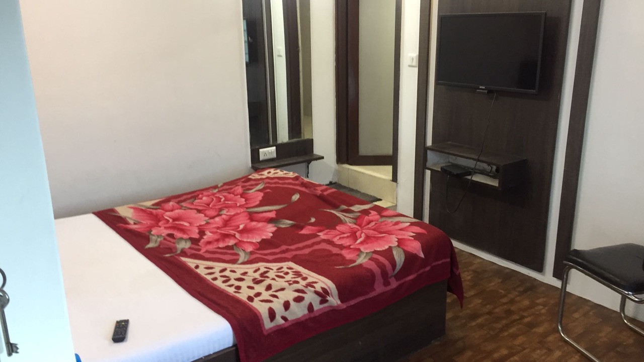 Photo of Bedroom in Thaltej