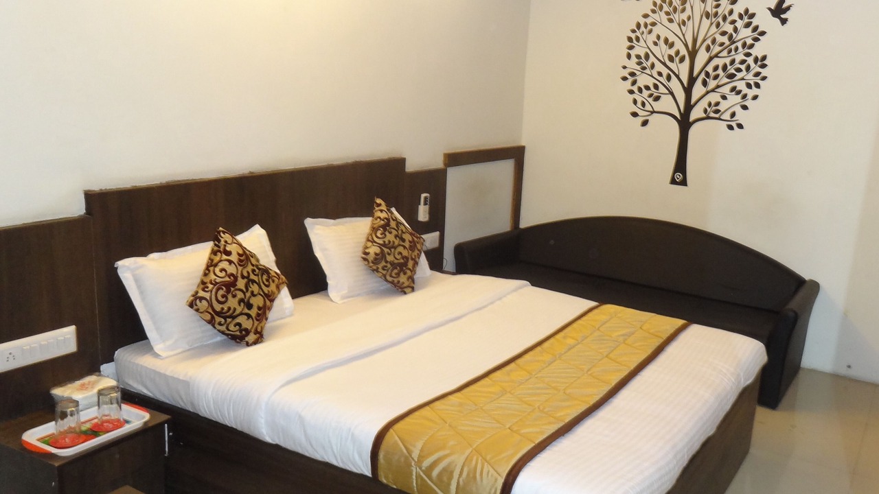 Photo of Bedroom in Thaltej