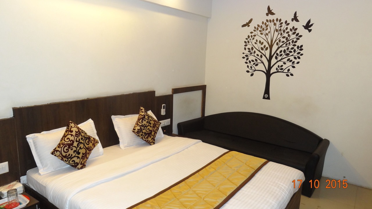 Photo of Bedroom in Thaltej
