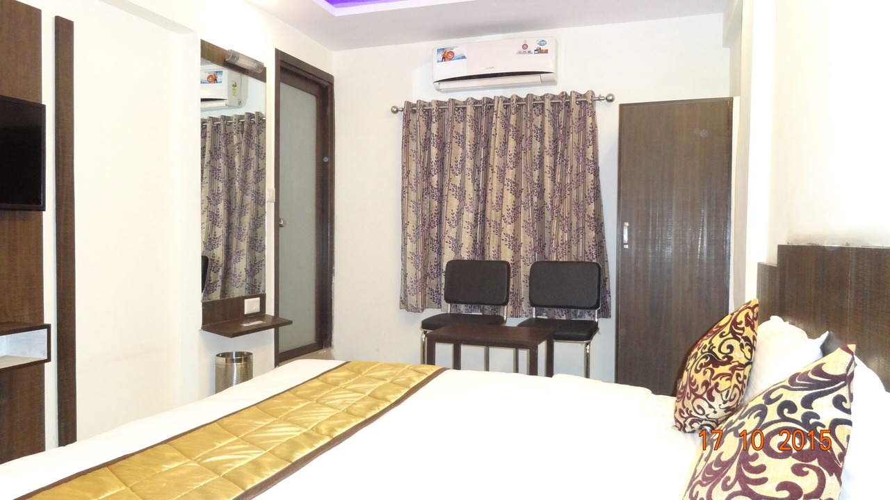 Photo of Bedroom in Thaltej