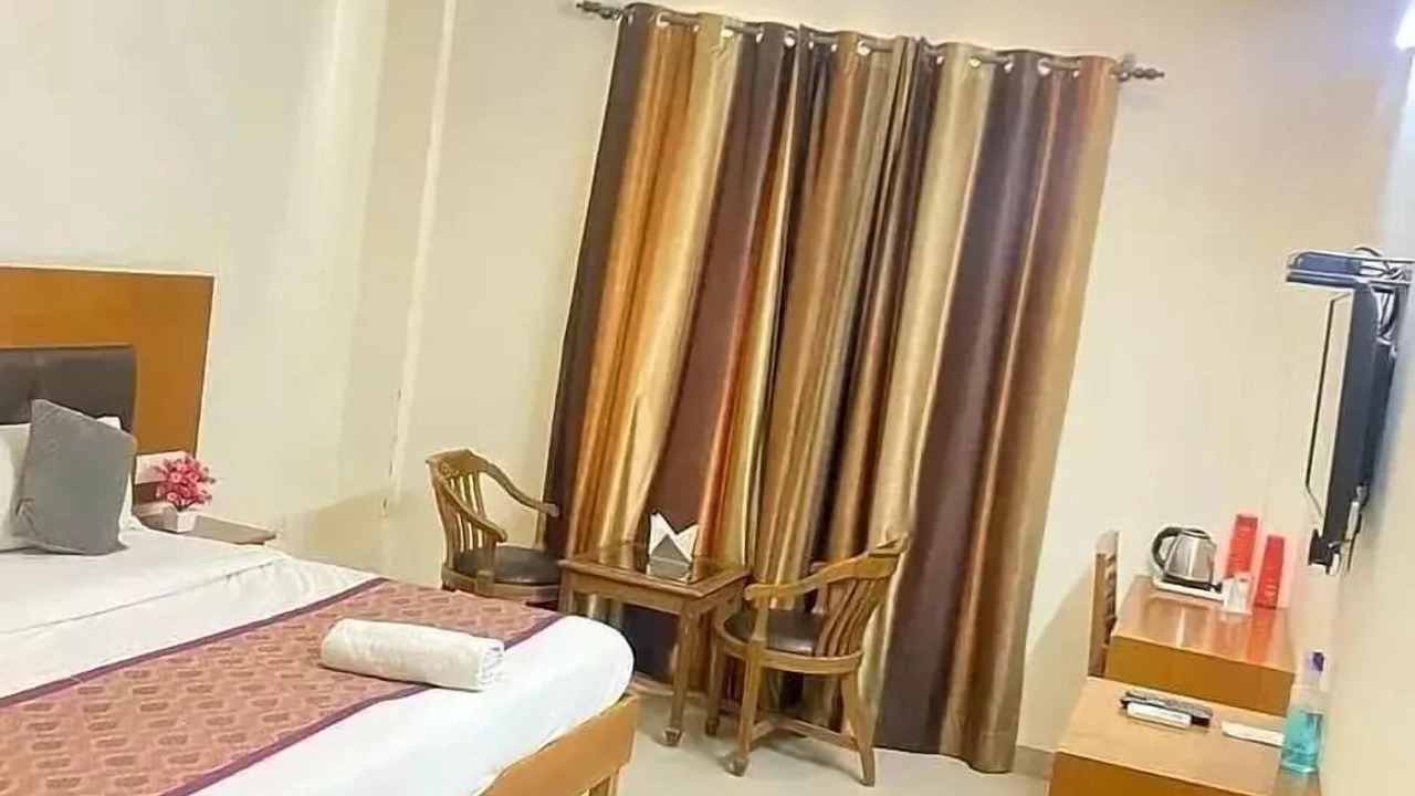 Photo of Bedroom in Sector 70