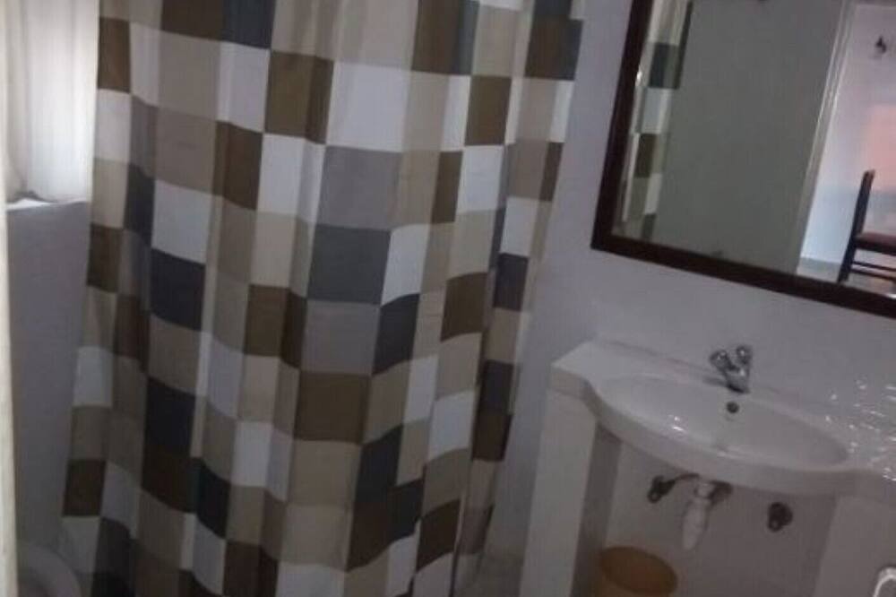 Photo of Bathroom in Benaulim