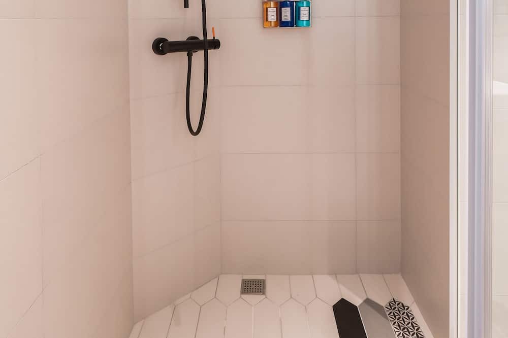 Photo of Bathroom in West District