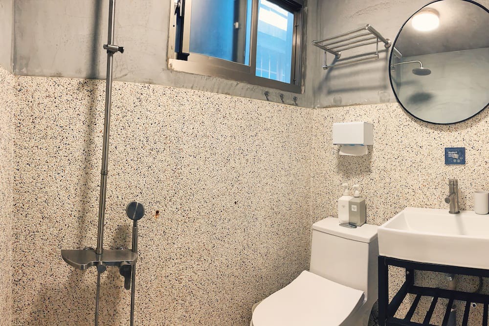 Photo of Bathroom in Fengshan District