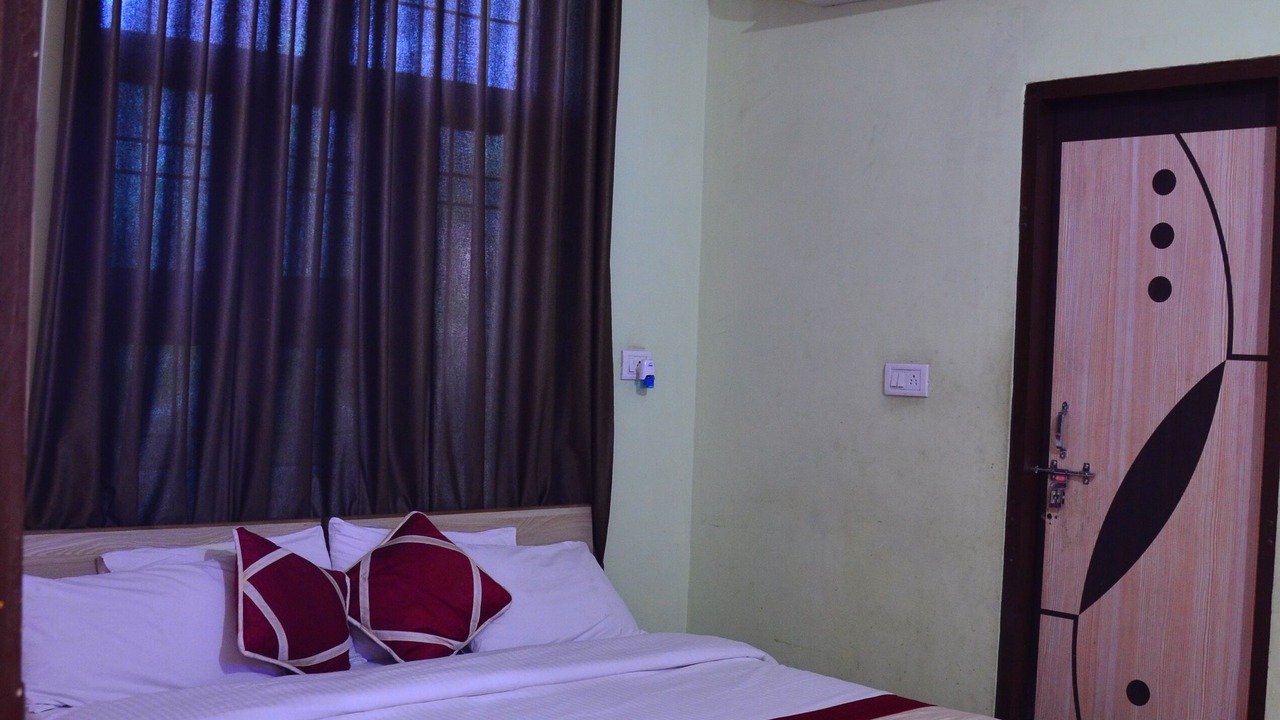 Photo of Bedroom in Tonk Road
