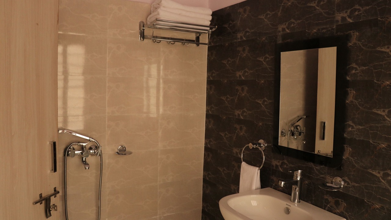 Photo of Bathroom in Tonk Road