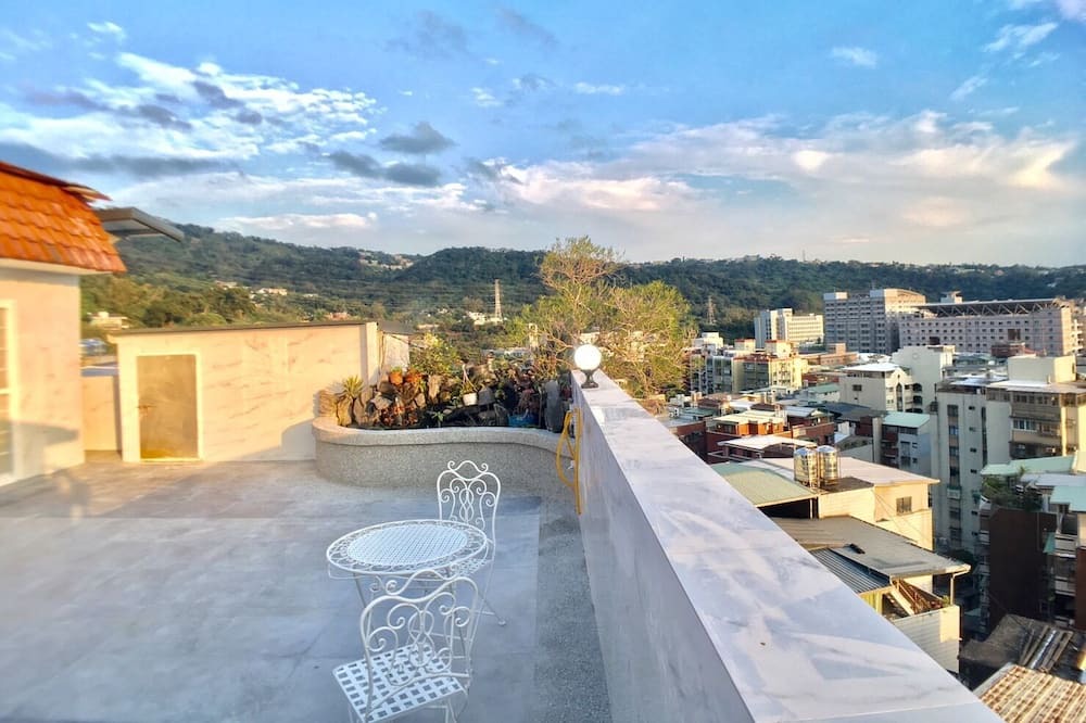 Photo of Patio Balcony in Shilin