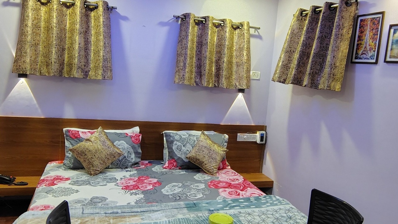 Photo of Bedroom in Mount Abu