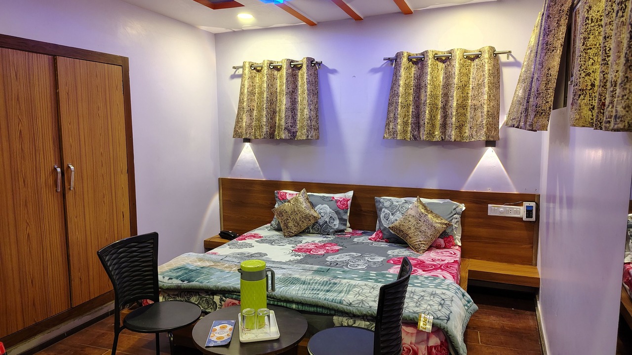 Photo of Bedroom in Mount Abu
