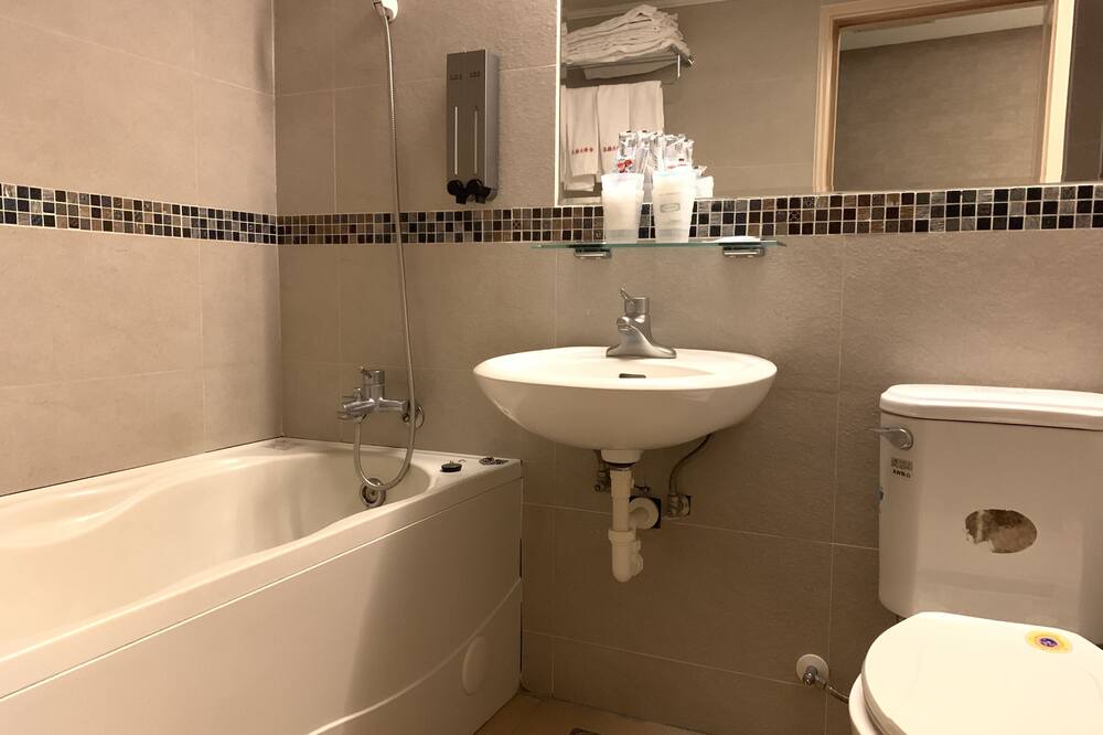 Photo of Bathroom in Ren'ai District