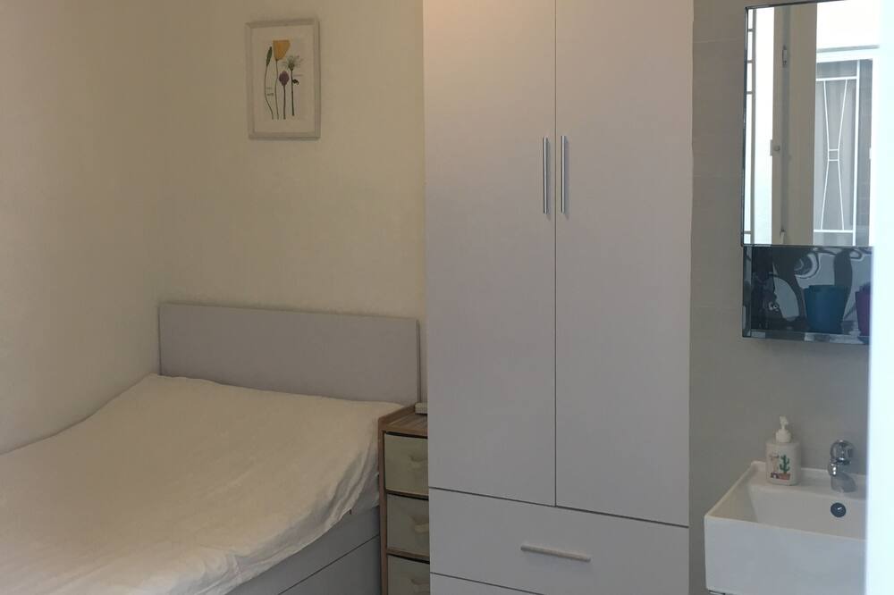 Photo of Bedroom in Islands District