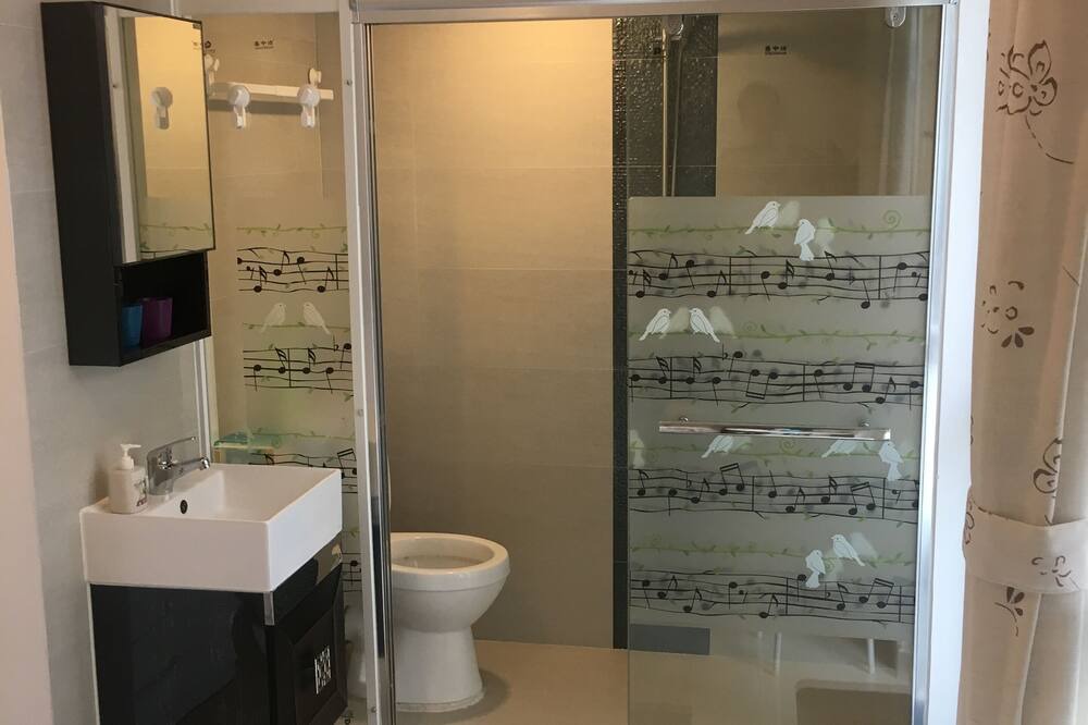 Photo of Bathroom in Islands District