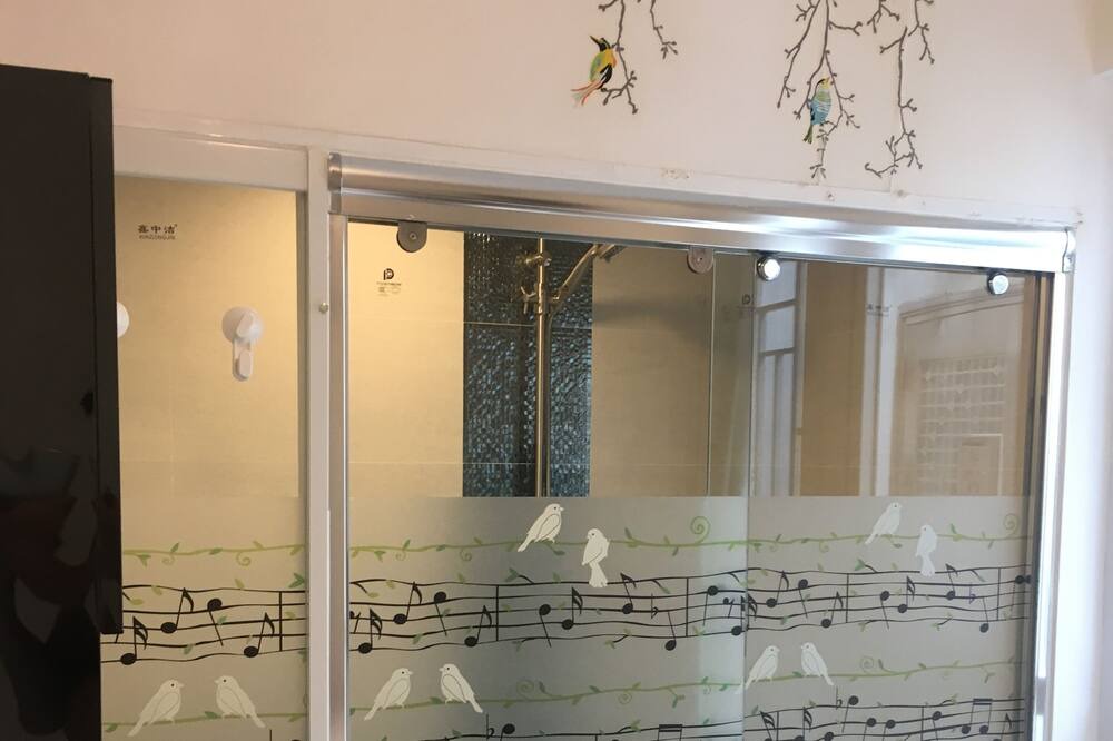 Photo of Bathroom in Islands District