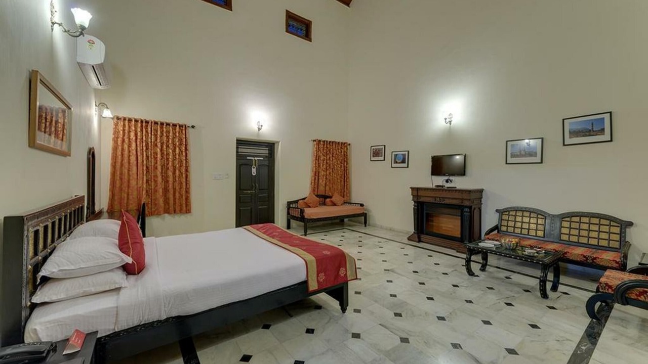 Photo of Bedroom in Khodiyar Pura