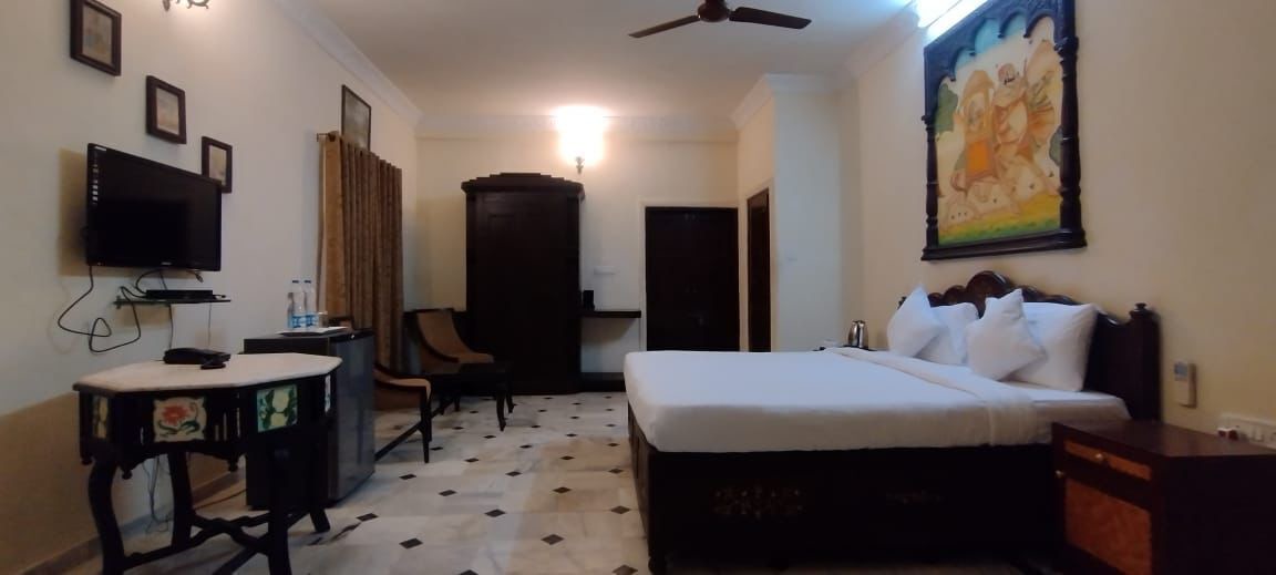 Photo of Bedroom in Khodiyar Pura