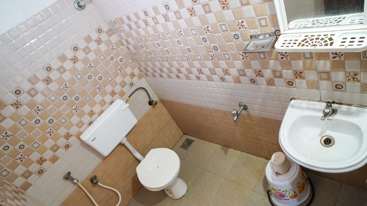 Photo of Bathroom in Kaloor