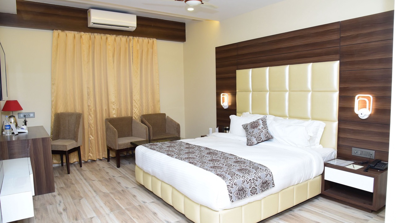 Photo of Bedroom in Alambagh