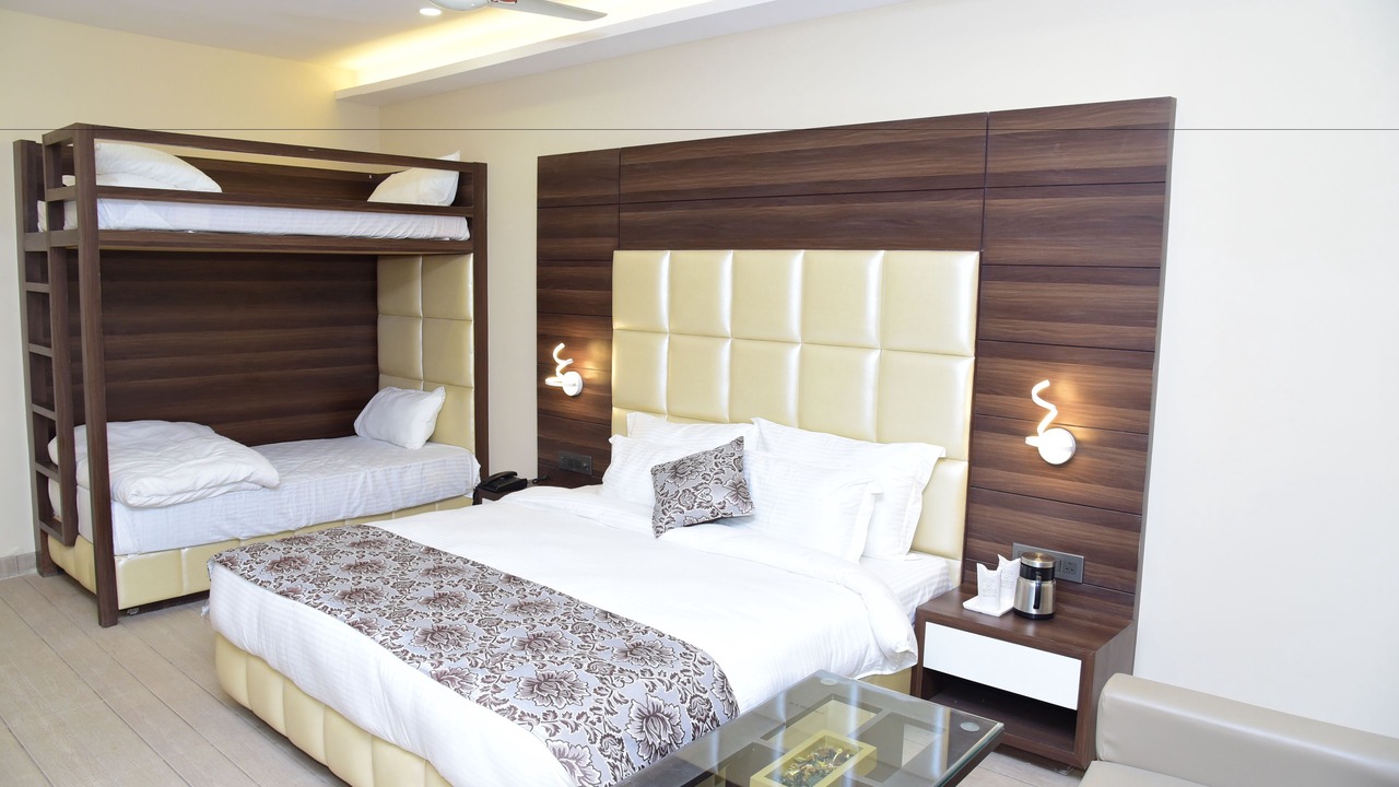 Photo of Bedroom in Alambagh