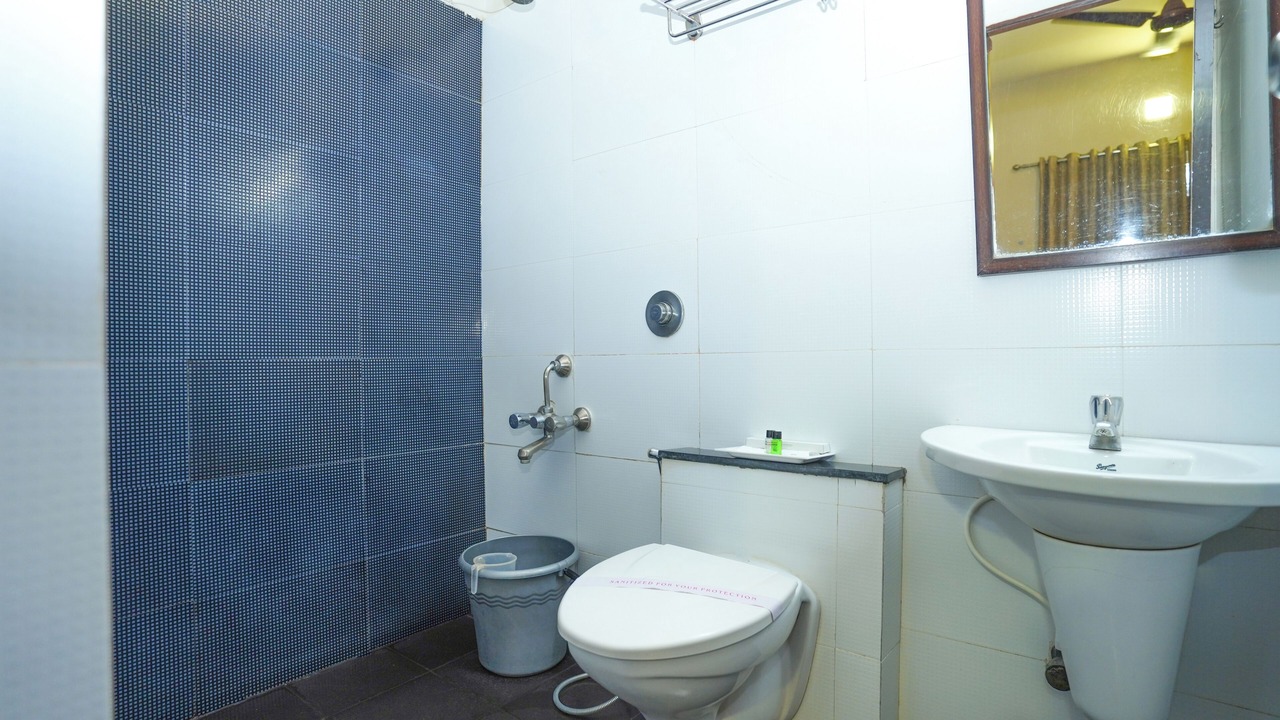 Photo of Bathroom in Thousand Lights